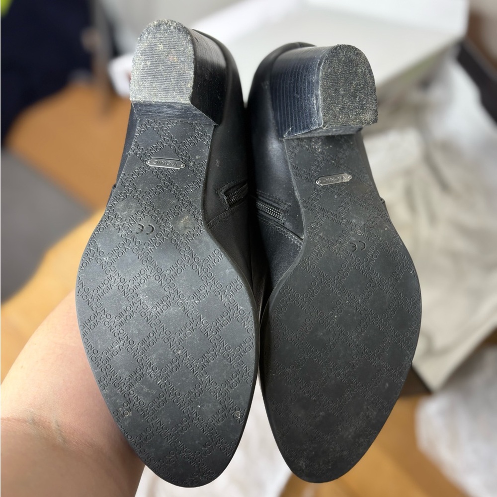 Vionic Upright Upton Black Ankle Booties - image 6